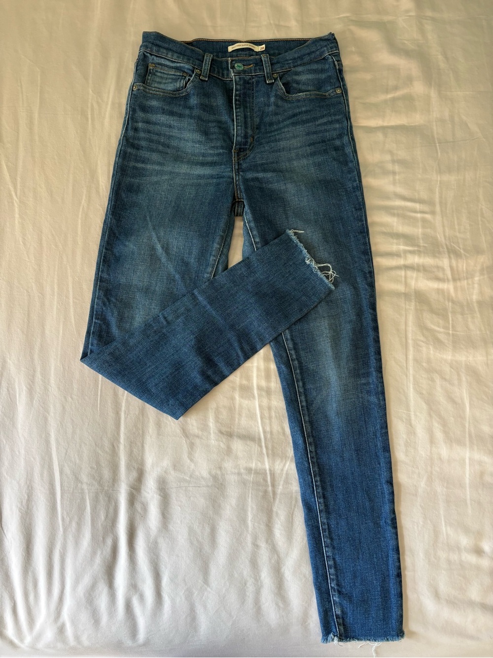 Levi's Women's Dark Blue Skinny Jeans with Faded Whiskering